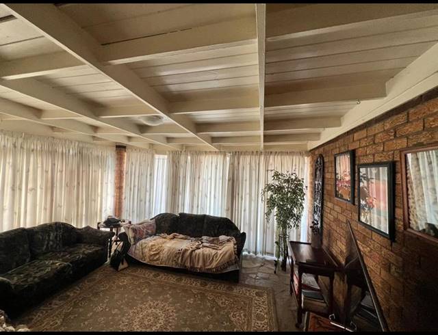 4 BEDROOM PROPERTY TO RENT IN SELCOURT